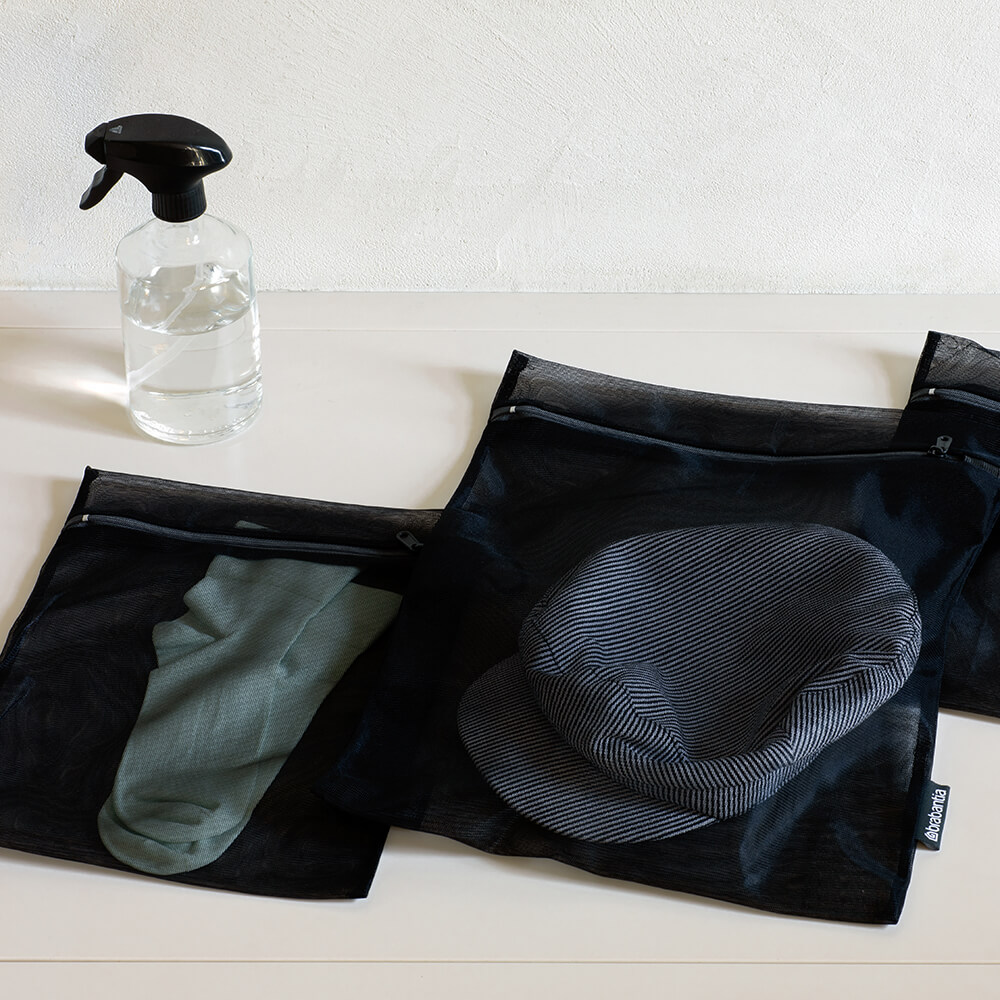 Комплект торби за деликатно пране Brabantia Black, 3 броя в два размера